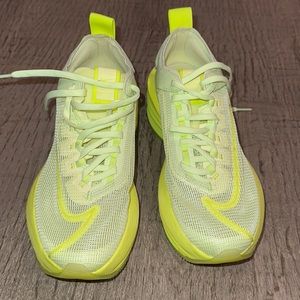 Nike air max woman never used size 8 color neon green